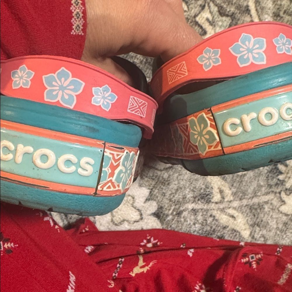 Disney Moana Crocs - Picture 8 of 9